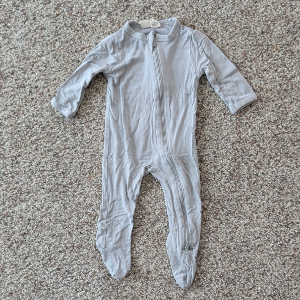 Kyte BABY Light Gray Footed Onesie